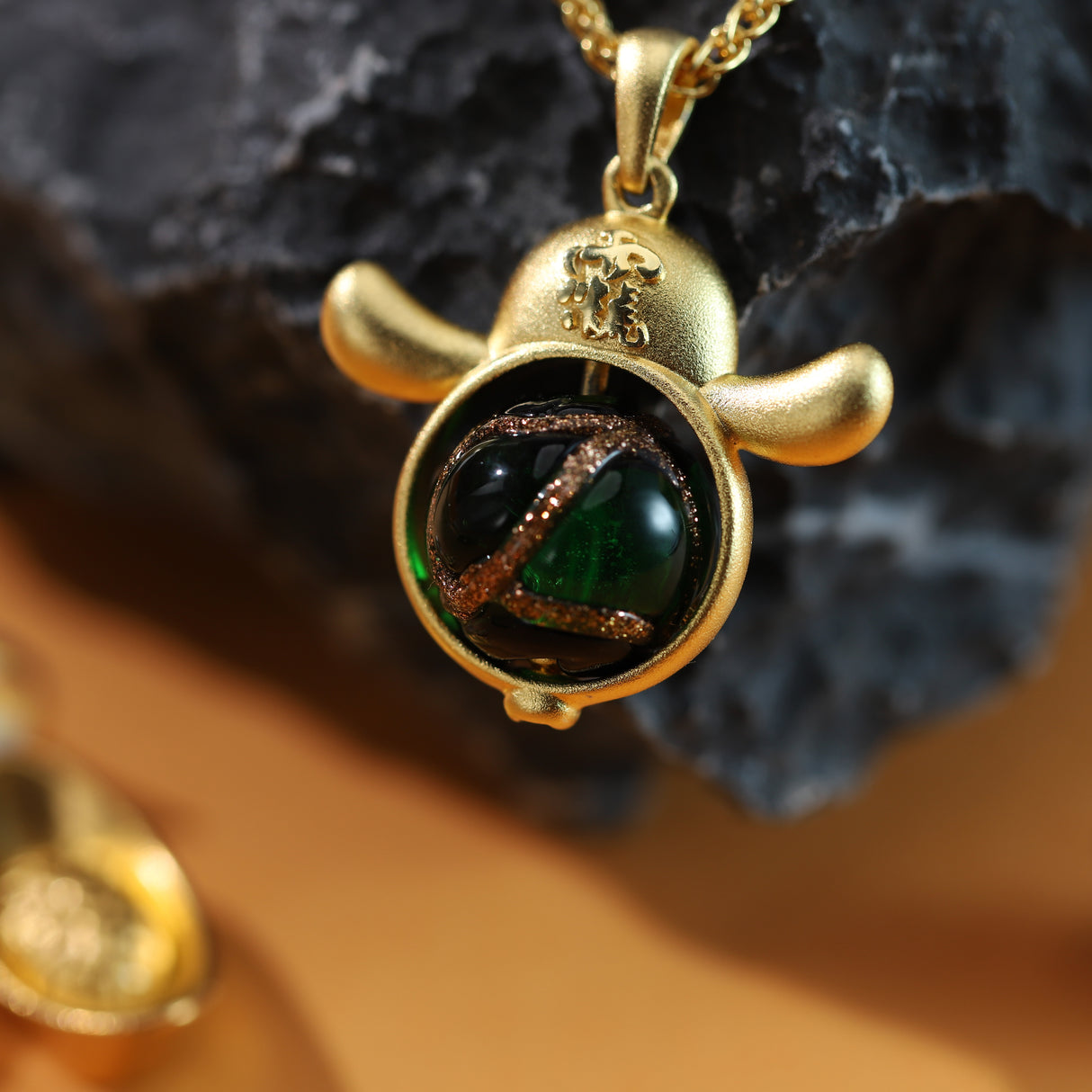 Reichtumsgott-Kette aus Weihrauchasch