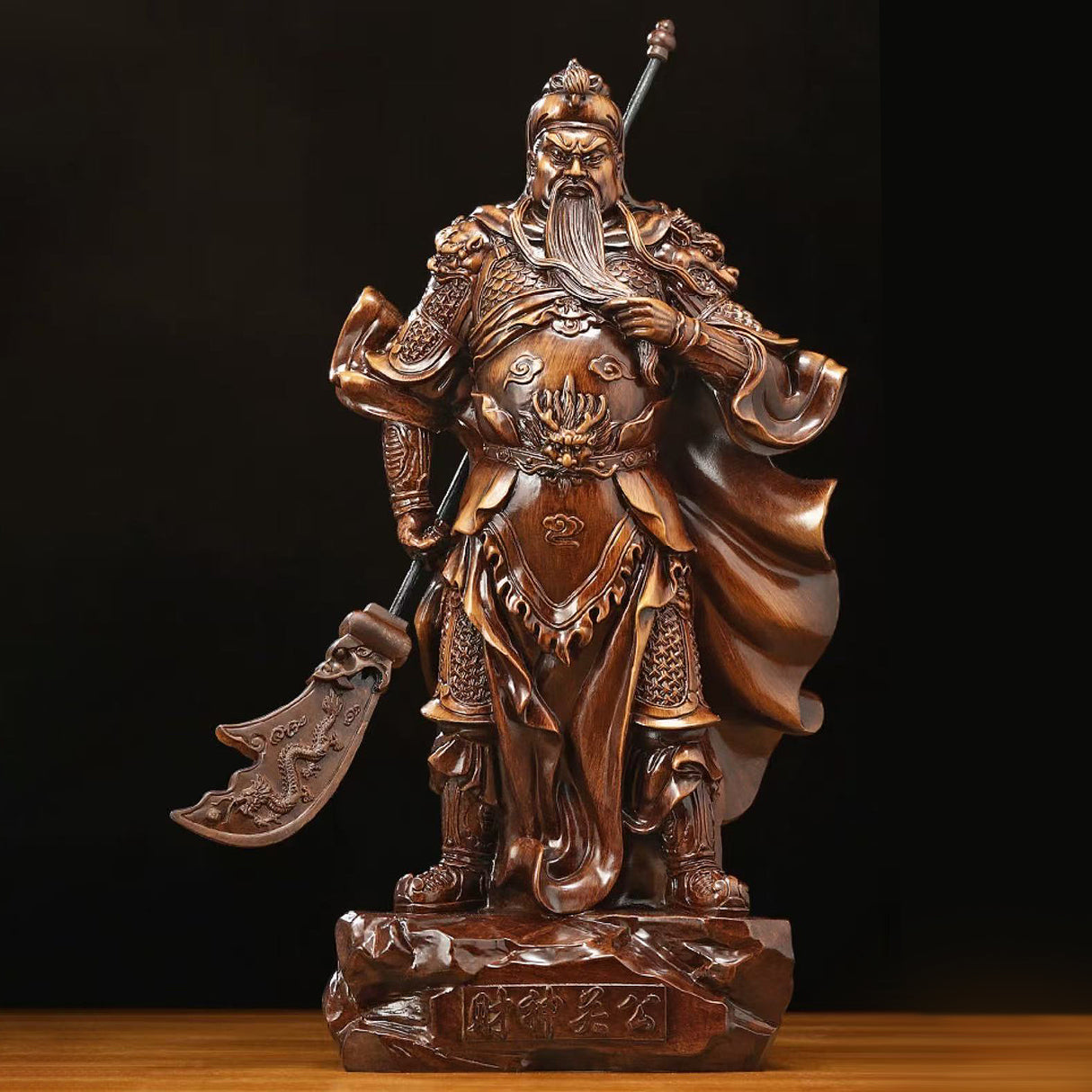 Skulptur des Gottes des Wohlstands (Caishen)