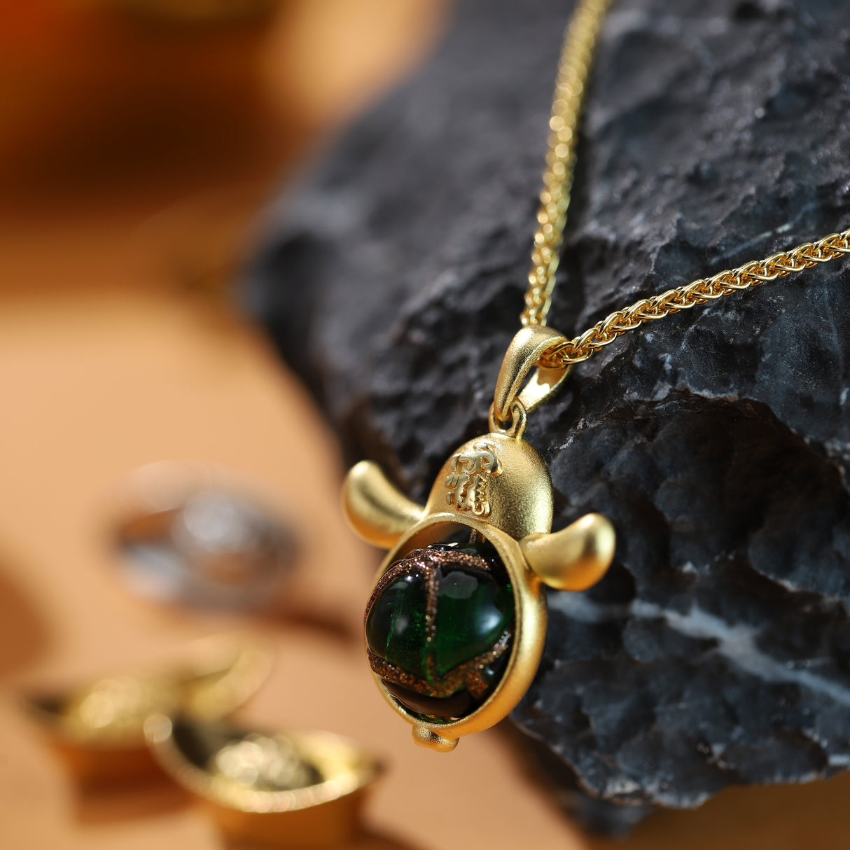 Reichtumsgott-Kette aus Weihrauchasch