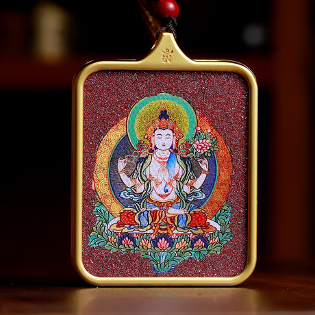 Handgefertigter tibetischer Thangka-Anhänger mit Zinnober – dein persönlicher Schutzbuddha.