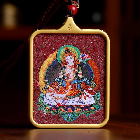 Handgefertigter tibetischer Thangka-Anhänger mit Zinnober – dein persönlicher Schutzbuddha.